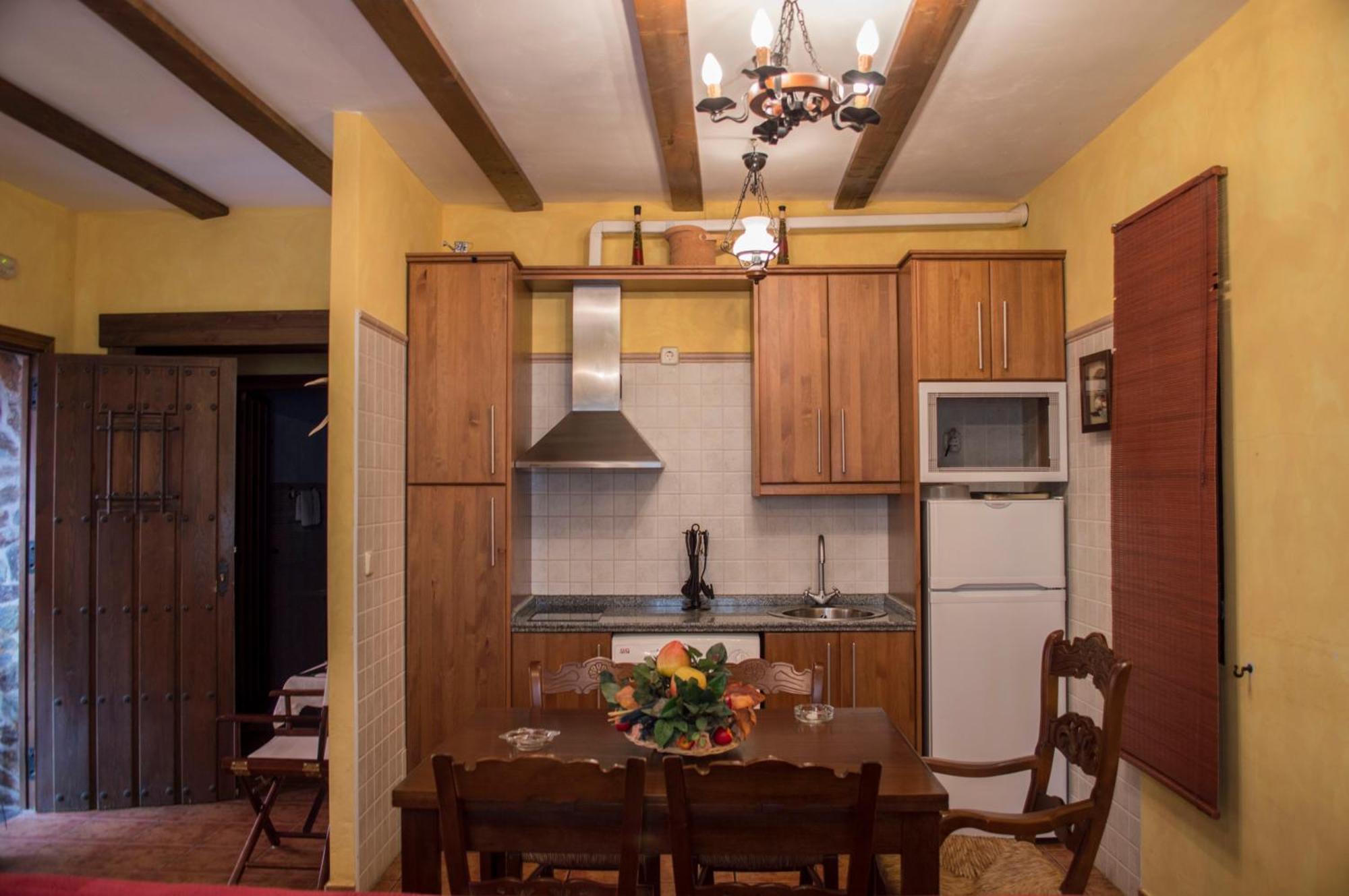 Apartamentos Rurales Alvado Tamajon Екстер'єр фото